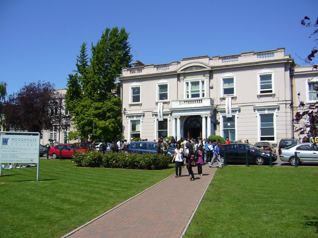 e-ST has been taken on by another college. Empresa worked alongside Woodhouse to get the system set up ready for the start of the new school year.